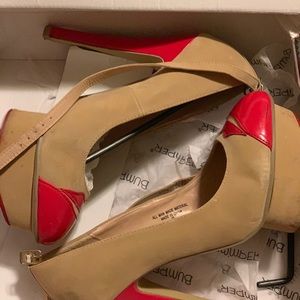Tan red lip pumps